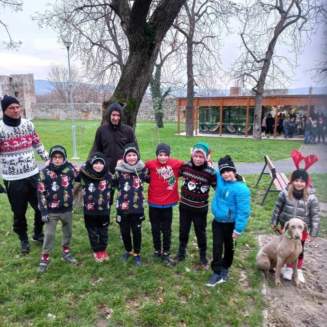 Fuss Csúnya Karácsonyi Pulcsiban jótékonysági futás, 2022 Fotó: Czukor Borsó